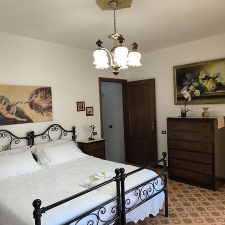 La Casa Dei Nonni Villa กุบบีโอ ภายนอก รูปภาพ