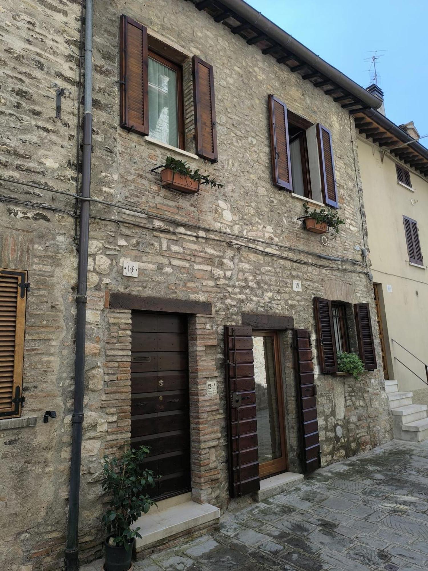 La Casa Dei Nonni Villa กุบบีโอ ภายนอก รูปภาพ